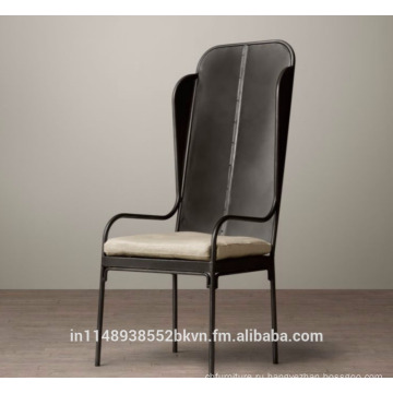 Железный стул с удлиненной спинкой